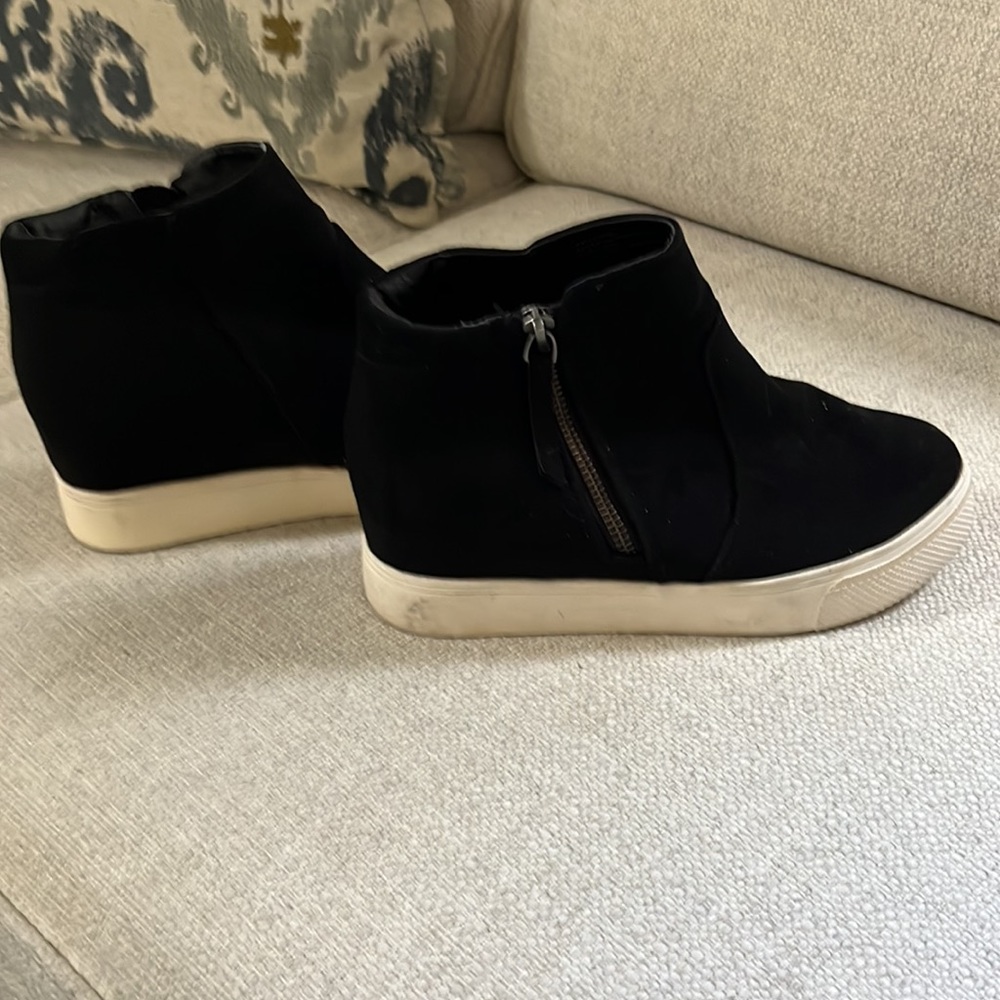 Universal Thread - image 5